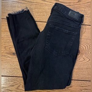 Women’s Frayed Hem Black Jeans 3S
